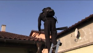 Kominár brutálne zavraždil staršiu ženu. Najala si ho na vyčistenie komína