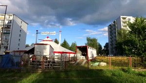 Cirkus sa zložil na sídlisku. Obyvatelia sa sťažujú
