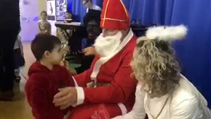 Slovenské deti žiarili šťastím. Mikuláš na ne nezabudol ani v Anglicku