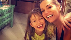 Z dcéry Dary Rolins rastie pôvabná mladá slečna