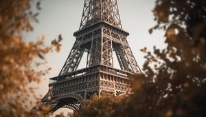 Muž predal Eiffelovu vežu: Nikto si podvod nevšimol