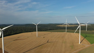 Menej byrokracie: Europoslanci odklepli novelu, ktorá urýchli udeľovanie povolení na výrobu zelených energií