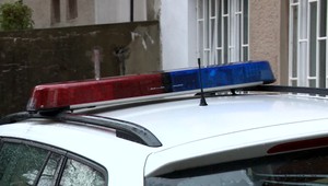 Rakúšan chcel okradnúť v Bratislave policajtov. Z ich auta sa snažil odmontovať anténu