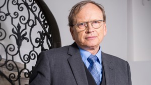 Zniesli by ste takto nepríjemného šéfa? Aha, aký bude riaditeľ Hotela!