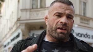 Súd poslal zápasníka Karlosa Vémolu do väzby, jeho advokát podal sťažnosť