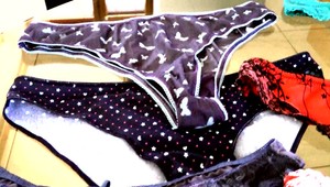 Kuriózny prípad zo Žiliny. Najprv si vyskúšal dámsku spodnú bielizeň, potom mu našli drogy