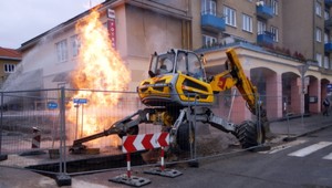 V Novej Dubnici horelo plynové potrubie, plamene šľahali do niekoľkých metrov