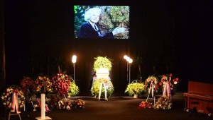 Na pohrebe Květy Fialovej (†88) sa objavila záplava hviezd