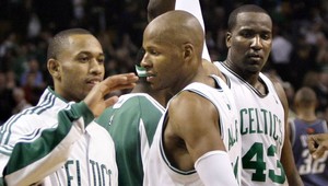 Boston rozhodol o výhre nad Charlotte až v druhom predĺžení