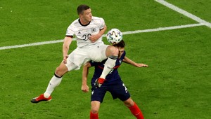 UEFA si posvieti na Francúzov pre dohranie zápasu Pavarda