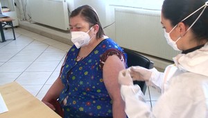 Zaočkuj naraz babku, aj seba! Minister prichádza s novinkou, ako sa môžu zaočkovať mladí