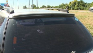 Tmavé fólie na zadnom skle auta môžu spôsobiť problémy pri technickej kontrole