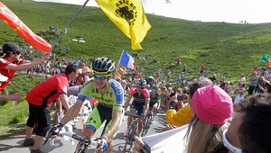 Pyrenejský predkrm vyhral Rogers, Nibali s prehľadom v žltom