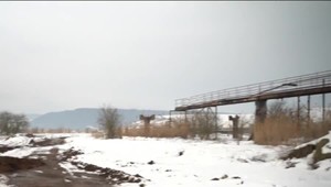 Nemôžu vyvesiť bielizeň ani otvoriť okno. Touto obcou sa šíri neznesiteľný smrad