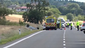 Smrteľná nehoda na východe. Žena zomrela na mieste, muža prevážal vrtuľník