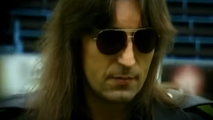 Český rocker priznal, že prišiel o zrak! Na pódiu musel mať sprievodcu!