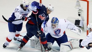 USA s jednoznačným triumfom nad Francúzmi, Rusi po pomalšom štarte vysoko proti Rakúsku