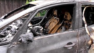 Počas jazdy začal horieť taxík, vodič z neho vyskočil v poslednej chvíli