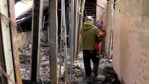 Požiar pripravil rodinu z Komárna o strechu nad hlavou. Gymnazistka (14) zúfalo prosila o pomoc