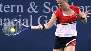 V semifinále dvojhry šláger Serena Williamsová - Clijstersová, Murray sa lúči