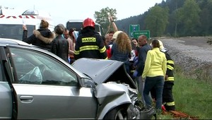 Po čelnej zrážke zachránili život zraneným obyvatelia dediny