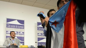 Pästný súboj na mierových rokovaniach: Jemenčania sa ohadzovali topánkami