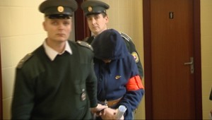 Dohnal zamestnávateľ otca a syna k samovražde?