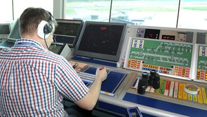 Letový dispečer neuniesol rozchod: Expriateľke sa vyhrážal, že nechá zraziť lietadlá