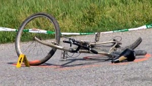 Samko (11) skončil pod kolesami auta