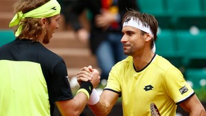 Ferrer zatočil s Lackom. Dovolil mu iba päť gemov