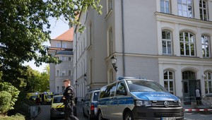 Policajtku zrejme obvinia za nacistický pozdrav. Hrozí jej trest odňatia slobody