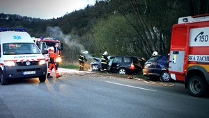 Hrozivá zrážka dvoch áut, piati zranení!