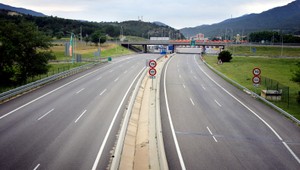 Google zverejnil štatistiky, ako sa zmenili naše návyky. Miestami pohyb ľudí klesol takmer o deväťdesiat percent