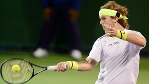 Lacko (25) cez Melzerovho brata do osemfinále vo Viedni