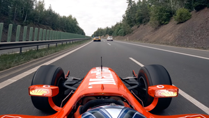 Závodná formula opäť jazdila na diaľnici: Polícia pátra po "fantómovi"