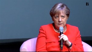 Angela Merkel ustupuje od striktného odmietania manželstiev homosexuálov