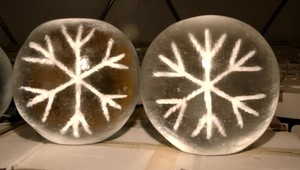 Ľadová krása v ohrození. Umelcom v Tatrách komplikujú prácu teploty