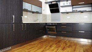 Dva roky pod podlahou! Takto sa mladík vyhýbal trestu