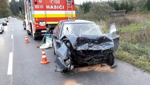 Smrteľná nehoda. Ďalší dvaja ľudia sú v kritickom stave