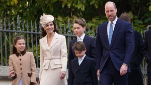 George je už takmer taký vysoký ako Kate, Charlotte rastie do krásy