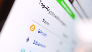 Kryptomeny lákajú Slovákov, no aj podvodníkov. Od budúceho roka ich však čaká zmena