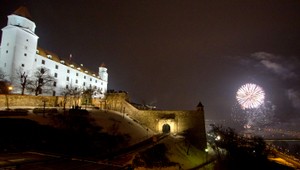 Oslavy Nového roku sa rozbiehajú. Aké opatrenia podniklo hlavné mesto?