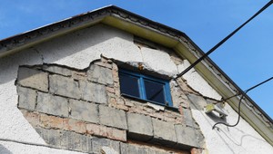 Vláda schválila 1,5 milióna eur pomoci obciam a cirkvám po zemetrasení na východnom Slovensku