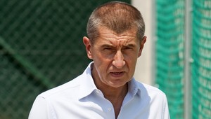 Česko má novú vládu. Slovák Babiš je minister financií!