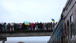 269. deň na Ukrajine: Do nedávno oslobodeného mesta Cherson dorazil z Kyjeva prvý vlak s dvesto cestujúcimi