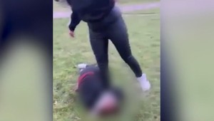 17-ročné dievča do hlavy kopalo svoju kamarátku. Prípadom sa zaoberá polícia