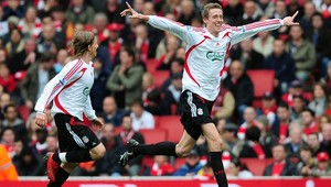 Tottenham získal Petra Croucha, z klubu odchádzda Bent