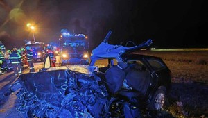 Čelná zrážka dvoch áut si vyžiadala ŠESŤ obetí vrátanie dieťaťa