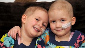 Len 4-ročné dvojčatá ochoreli na rakovinu