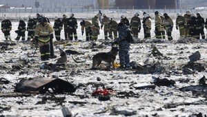 Experti začali skúmať poškodené čierne skrinky z havarovaného boeingu